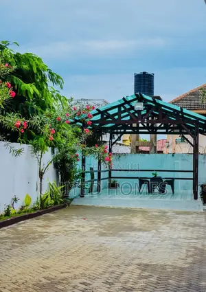 Furnished 2bdrm House in Labone for sale