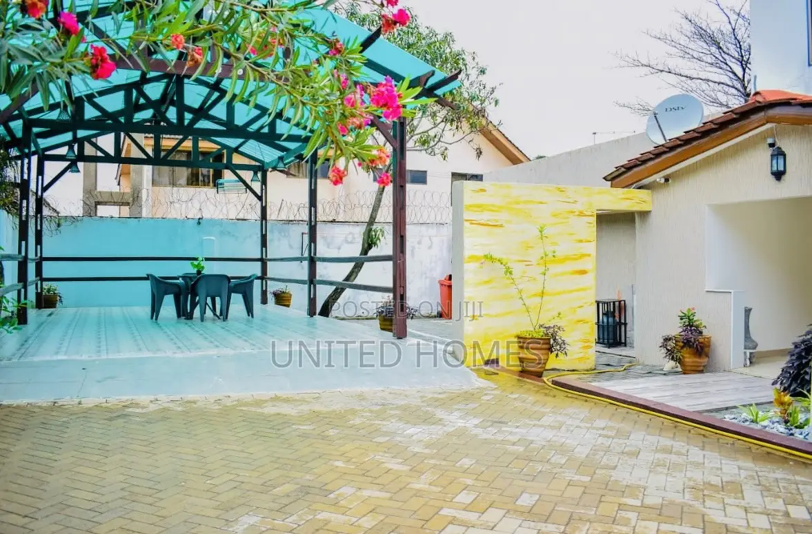 Furnished 2bdrm House in Labone for sale