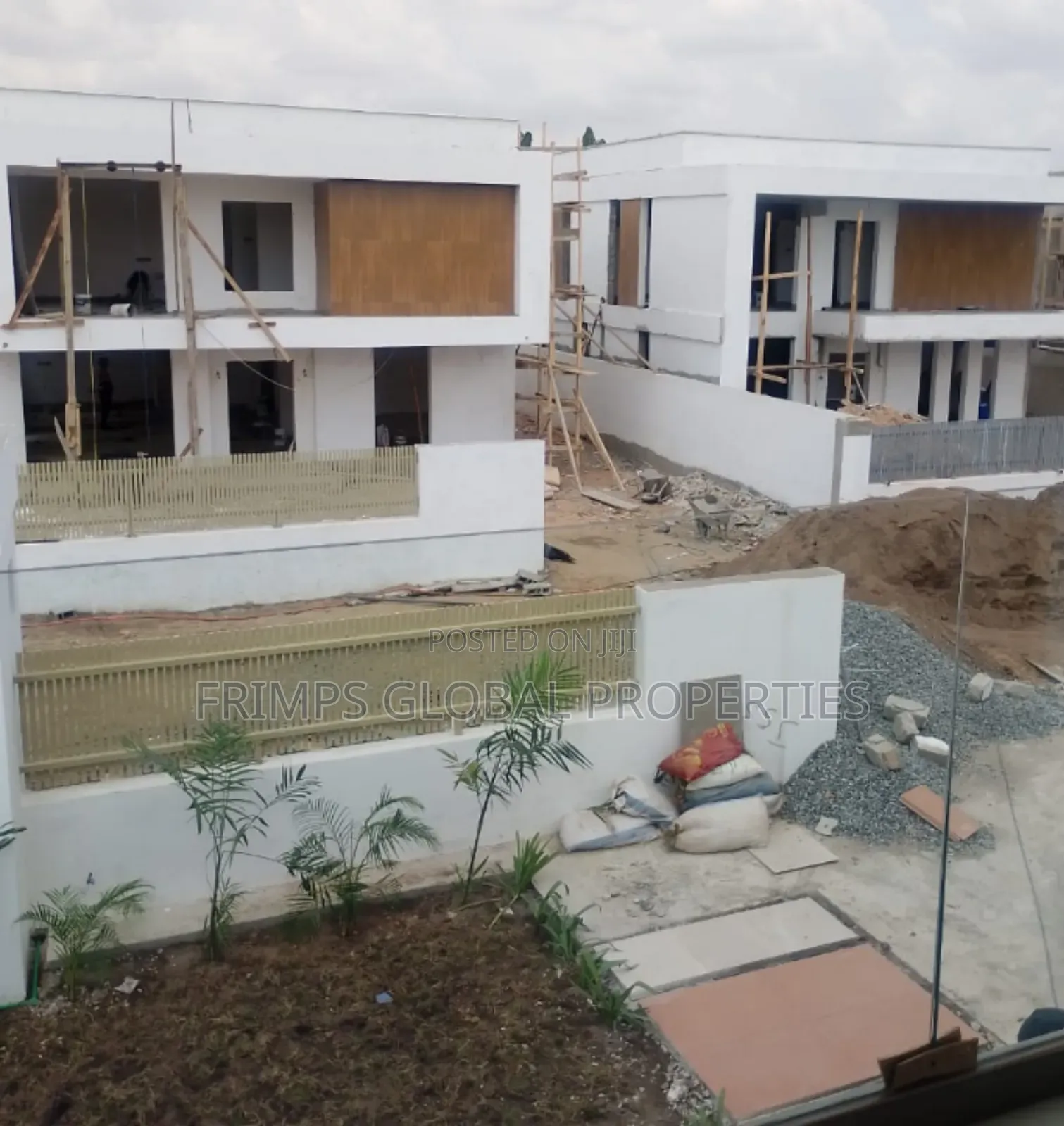 4bdrm House in Airport Residential Area for sale