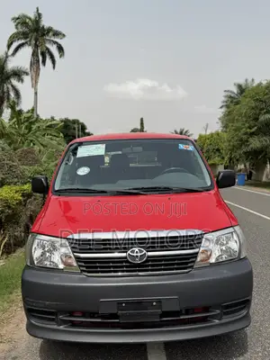 Toyota HiAce 2013 Red