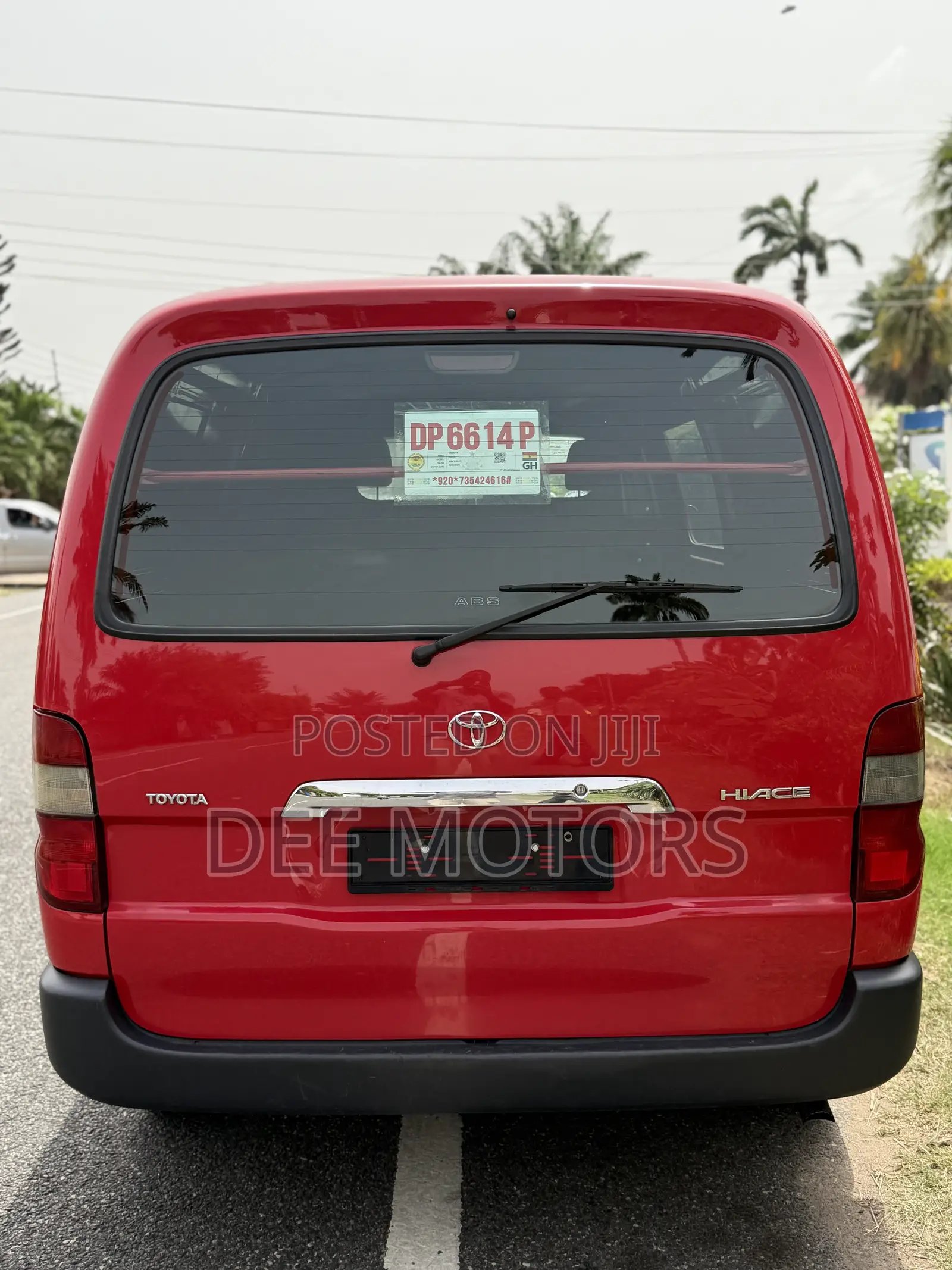 Toyota HiAce 2013 Red