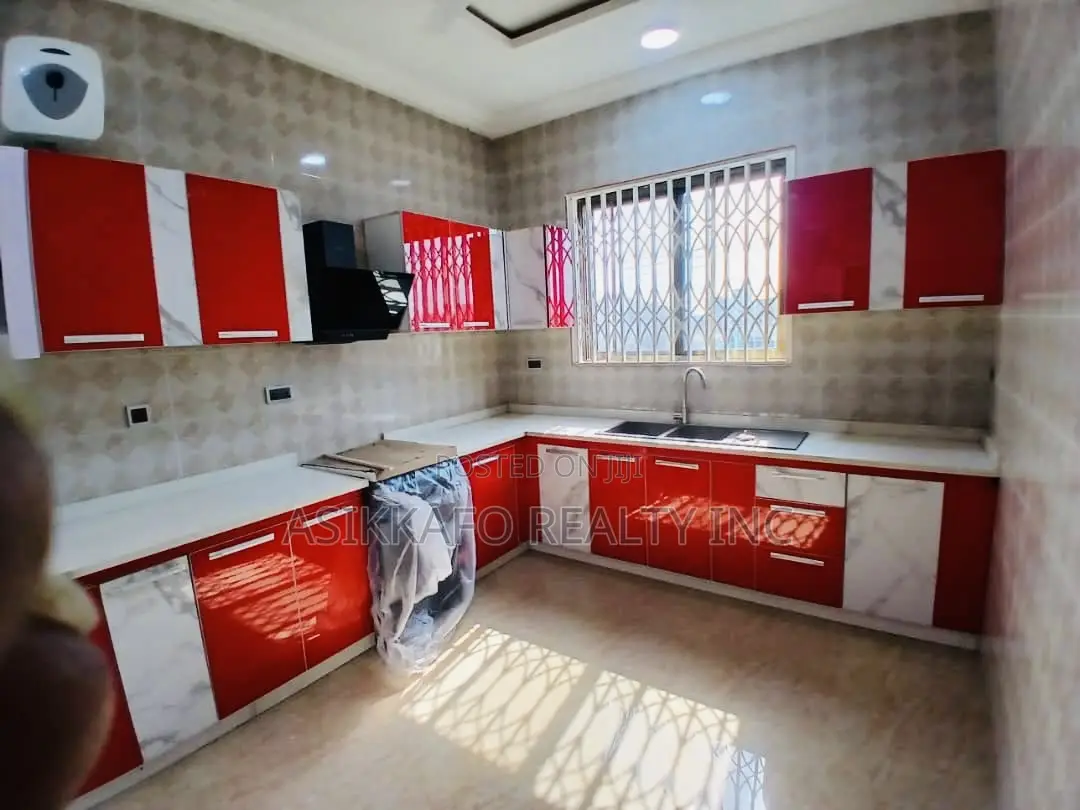 3bdrm Apartment in Roundabout, Tseaddo for rent