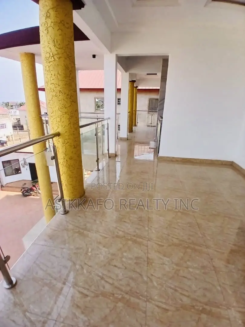 3bdrm Apartment in Roundabout, Tseaddo for rent