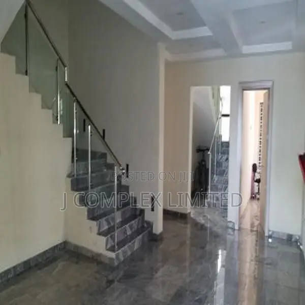 4bdrm House in Trade Fair for rent