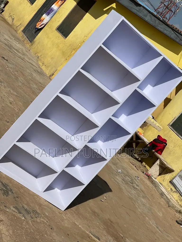 Paflin’S Quality Shoe and Bag Stand