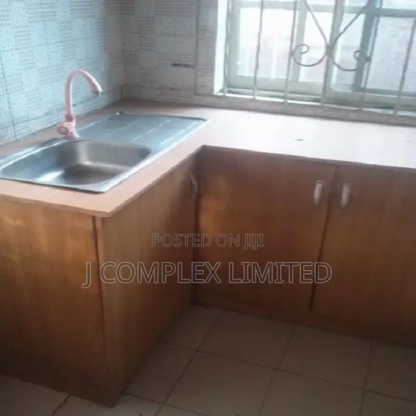 2bdrm Apartment in Trade Fair for rent