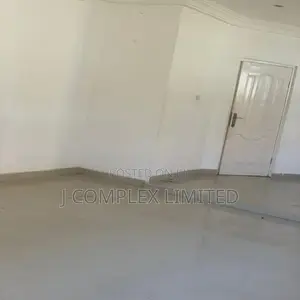 2bdrm Apartment in Trade Fair for rent
