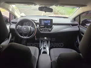 Toyota Corolla LE 2020 Off white