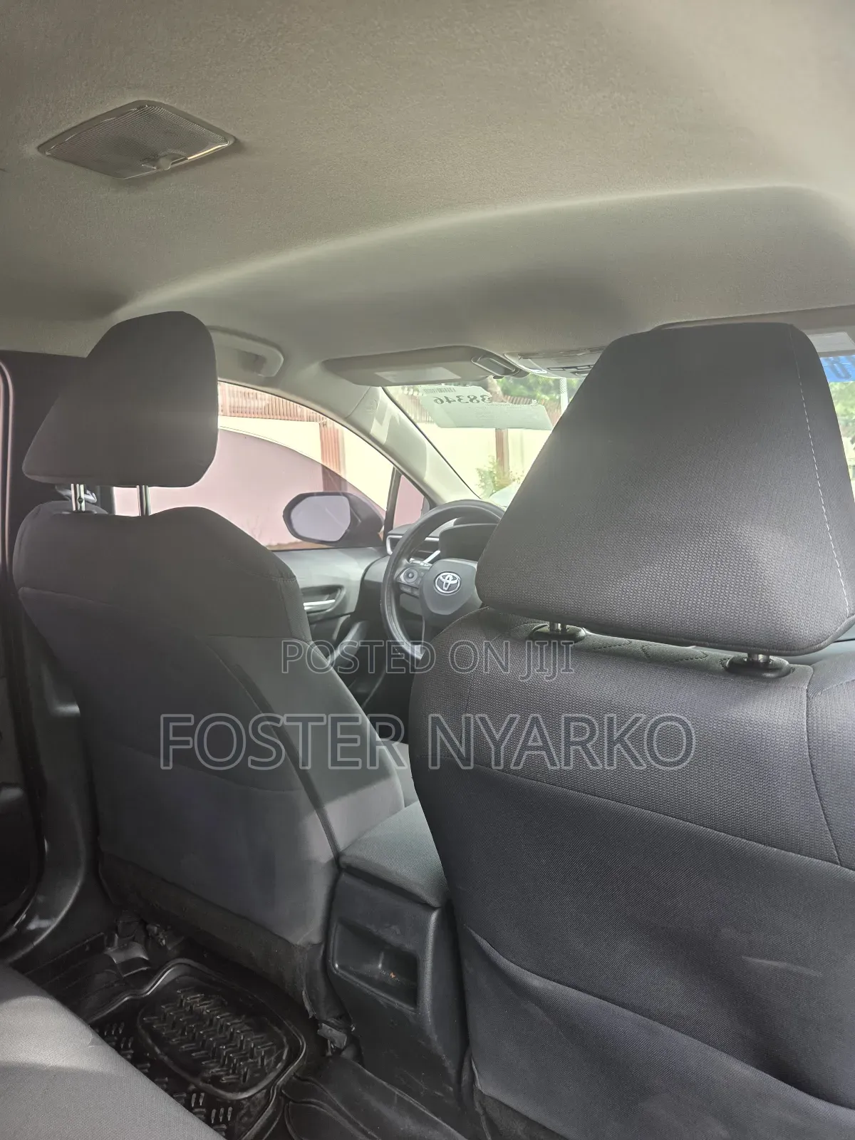 Toyota Corolla LE 2020 Off white
