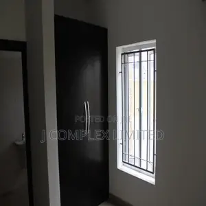 5bdrm House in Trade Fair for sale