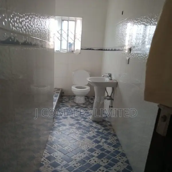 5bdrm House in Trade Fair for sale