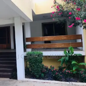 5bdrm House in Trade Fair for sale