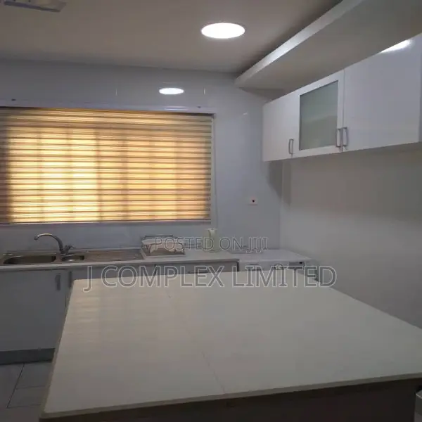 5bdrm House in Trade Fair for sale