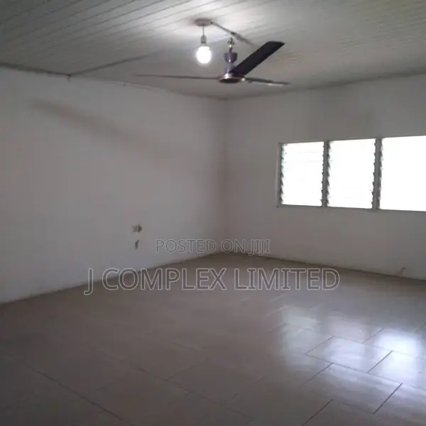 3bdrm House in Trade Fair for sale