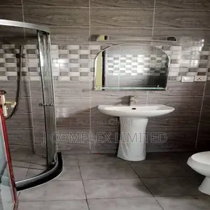 3bdrm House in Trade Fair for sale