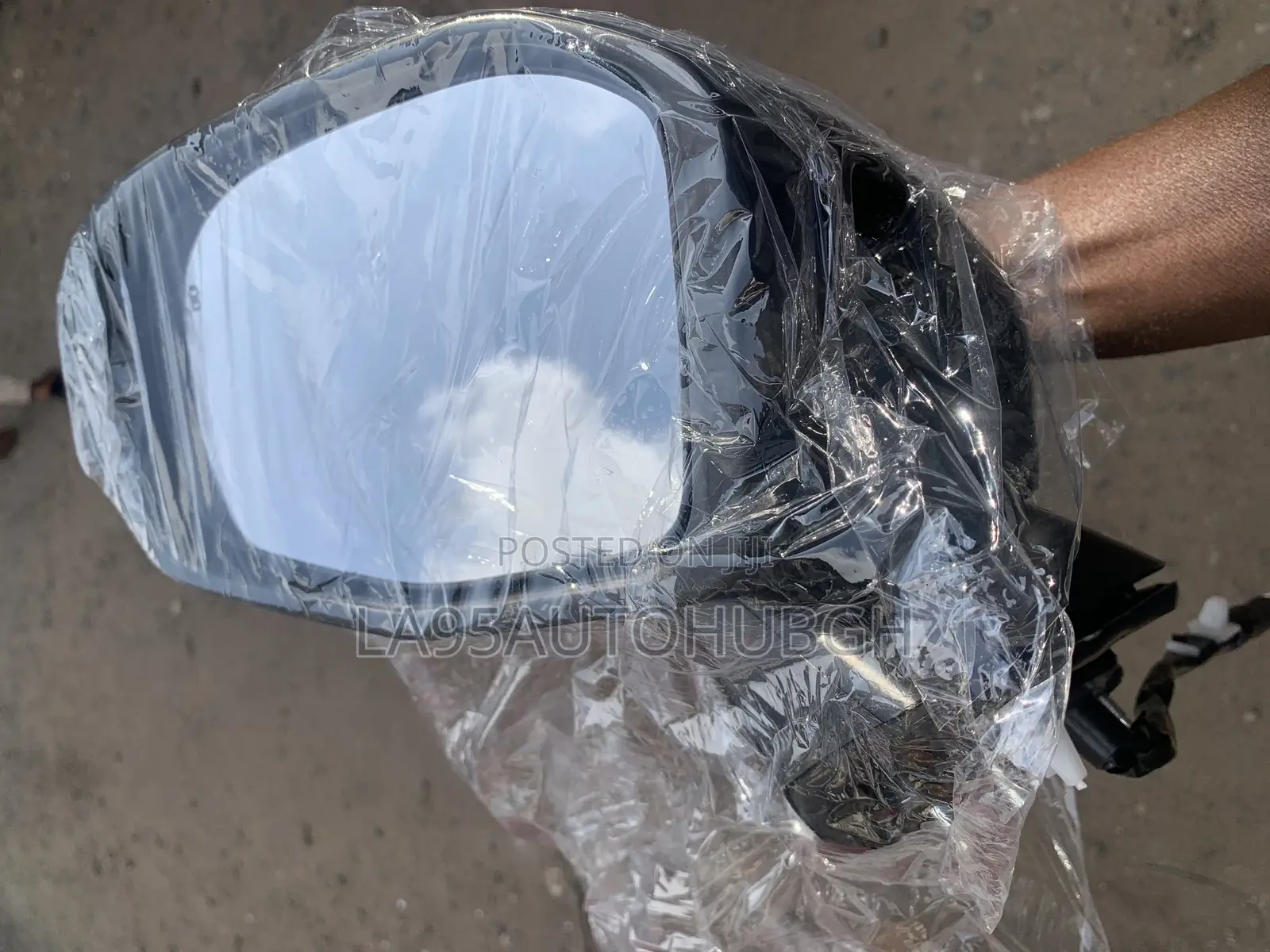 Honda Cr-v 2023,2024,2025 Driver Side (Left) Veiw Mirror