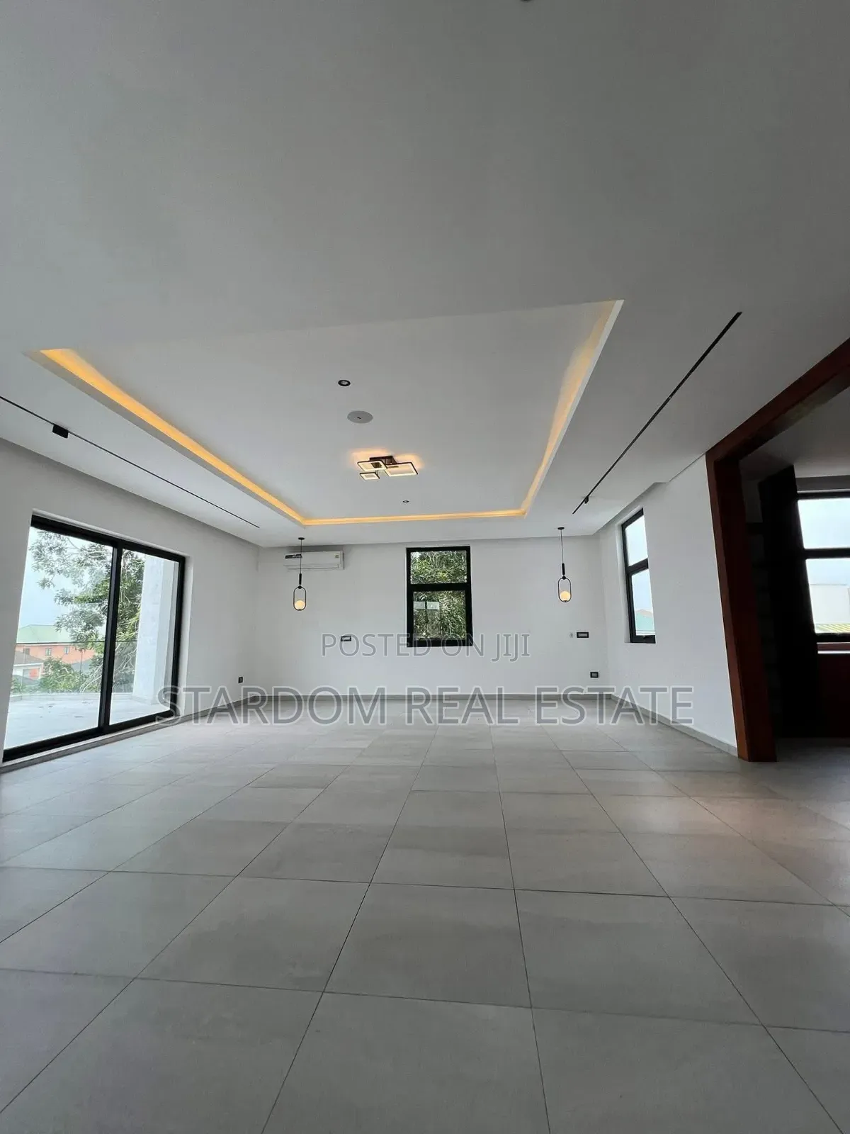 5bdrm Duplex in West Trassaco, East Legon for sale
