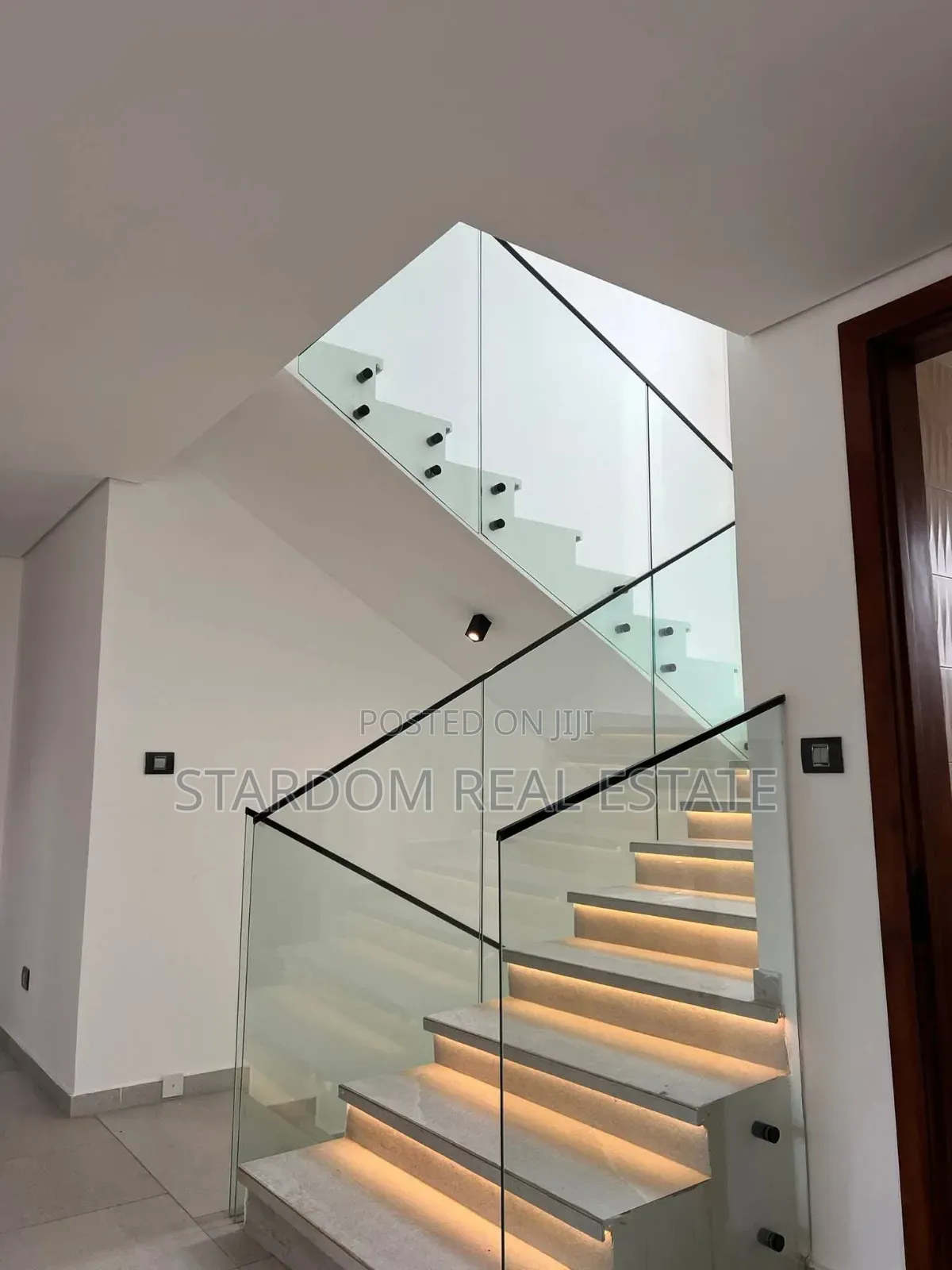 5bdrm Duplex in West Trassaco, East Legon for sale
