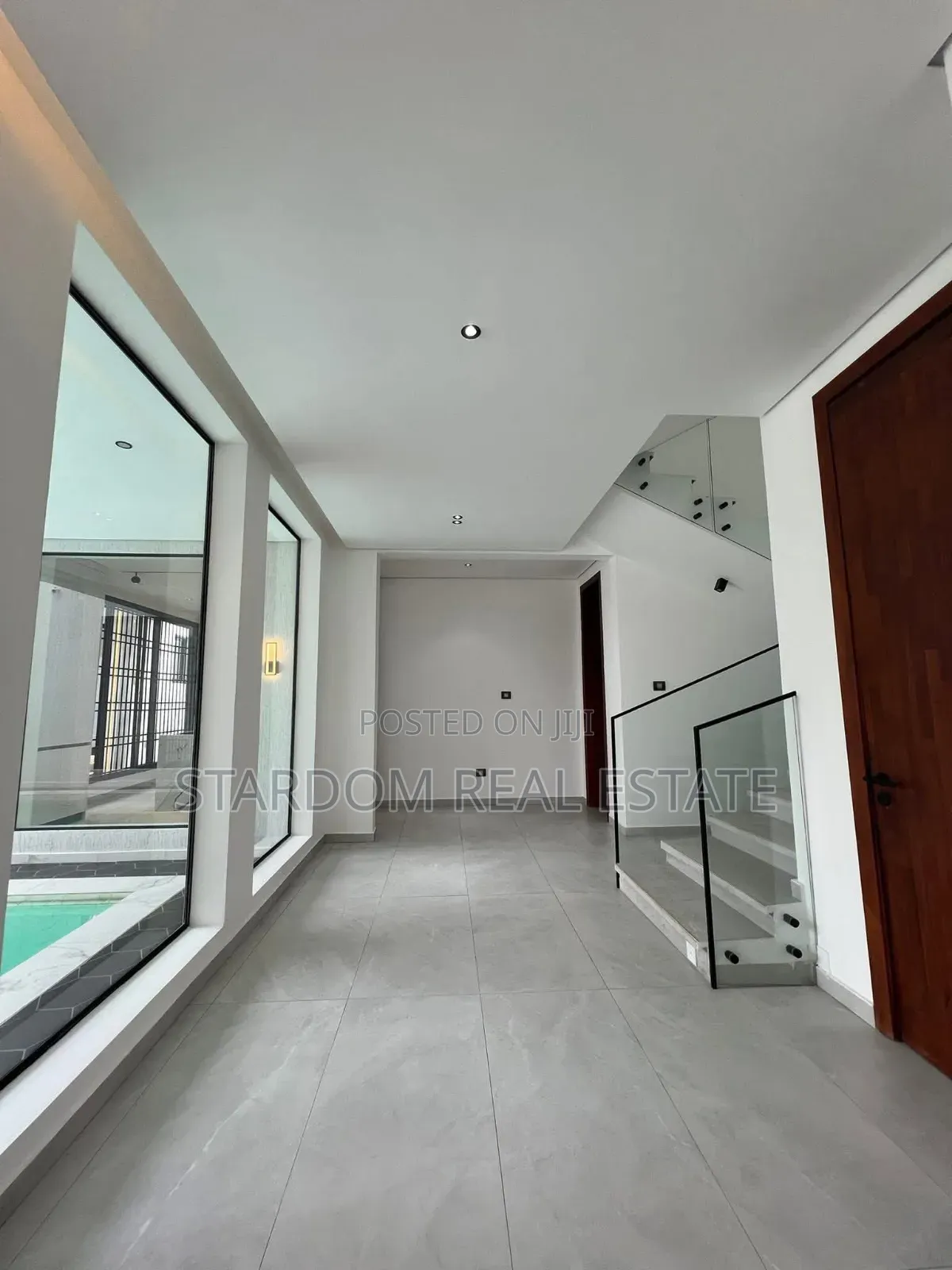 5bdrm Duplex in West Trassaco, East Legon for sale