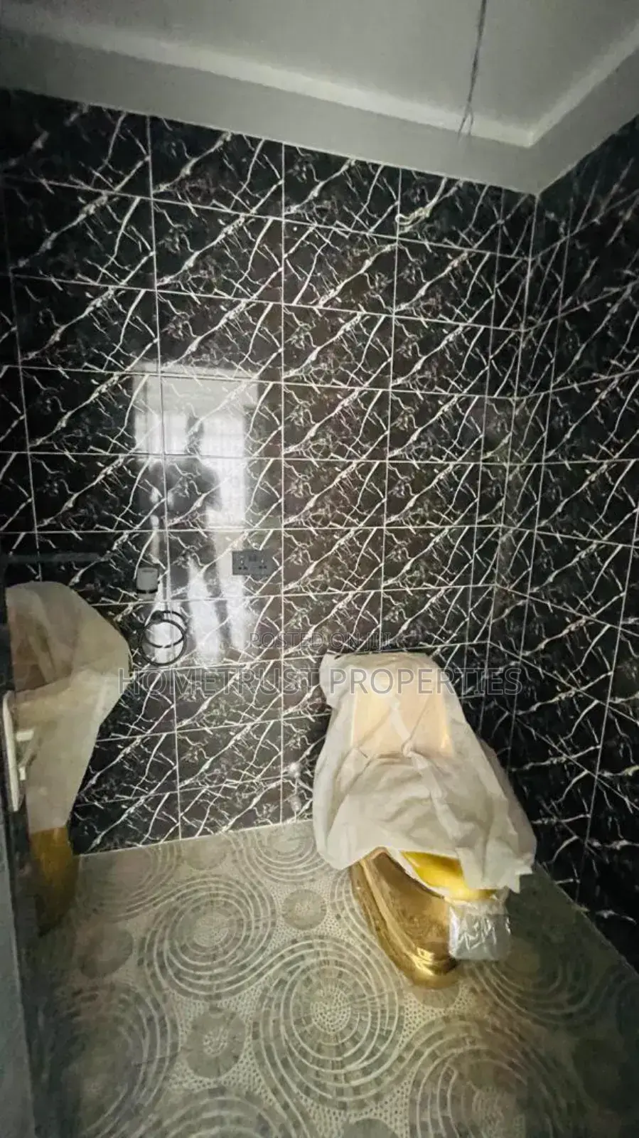 6bdrm House in Hometrust Properties, Tesano for rent