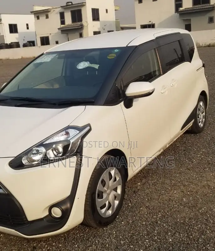 Toyota Sienta 2015 White