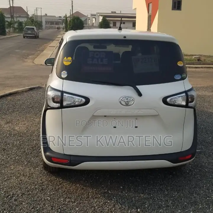 Toyota Sienta 2015 White