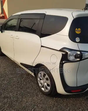 Toyota Sienta 2015 White