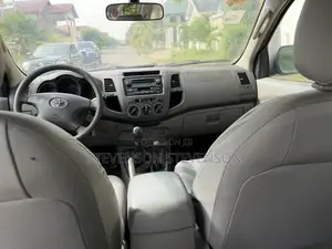 Toyota Hilux 2.0 VVT-i 2010 Gold