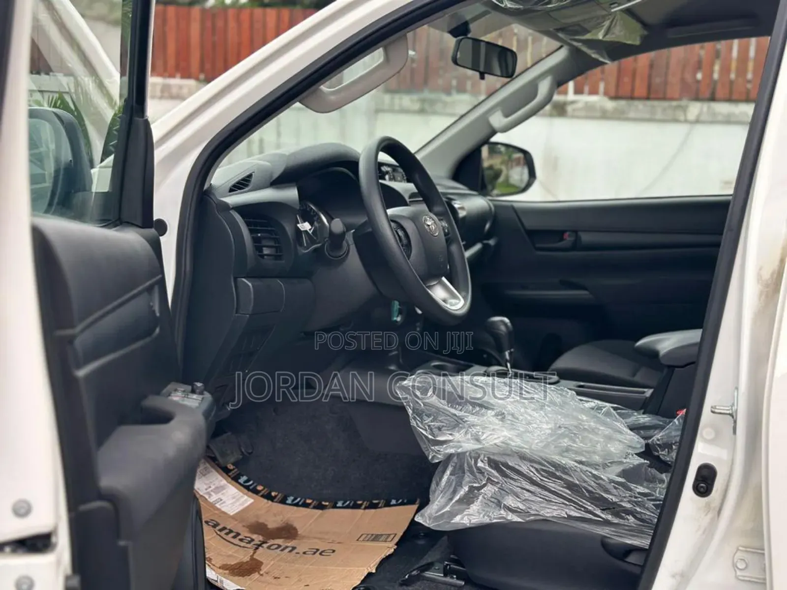 Toyota Hilux 2024 White