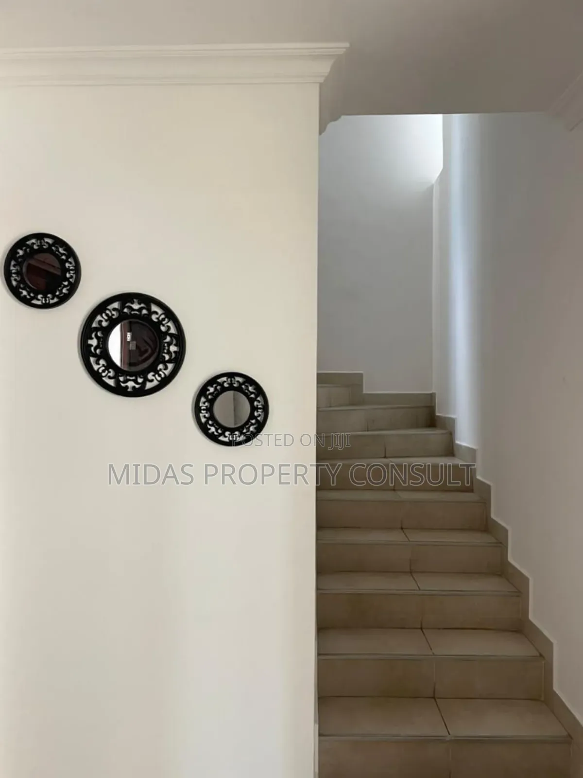 Furnished 4bdrm Townhouse / Terrace in Airport Residential for rent