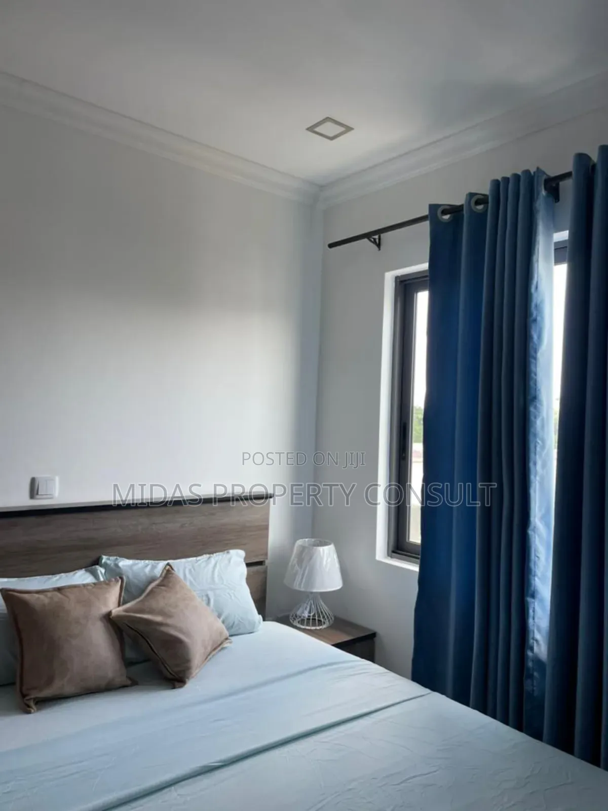 Furnished 4bdrm Townhouse / Terrace in Airport Residential for rent
