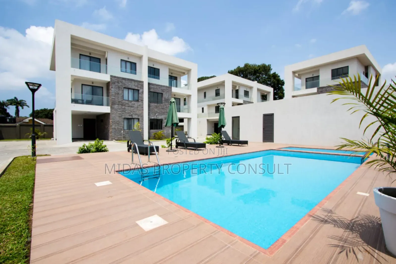 Furnished 4bdrm Townhouse / Terrace in Airport Residential for rent