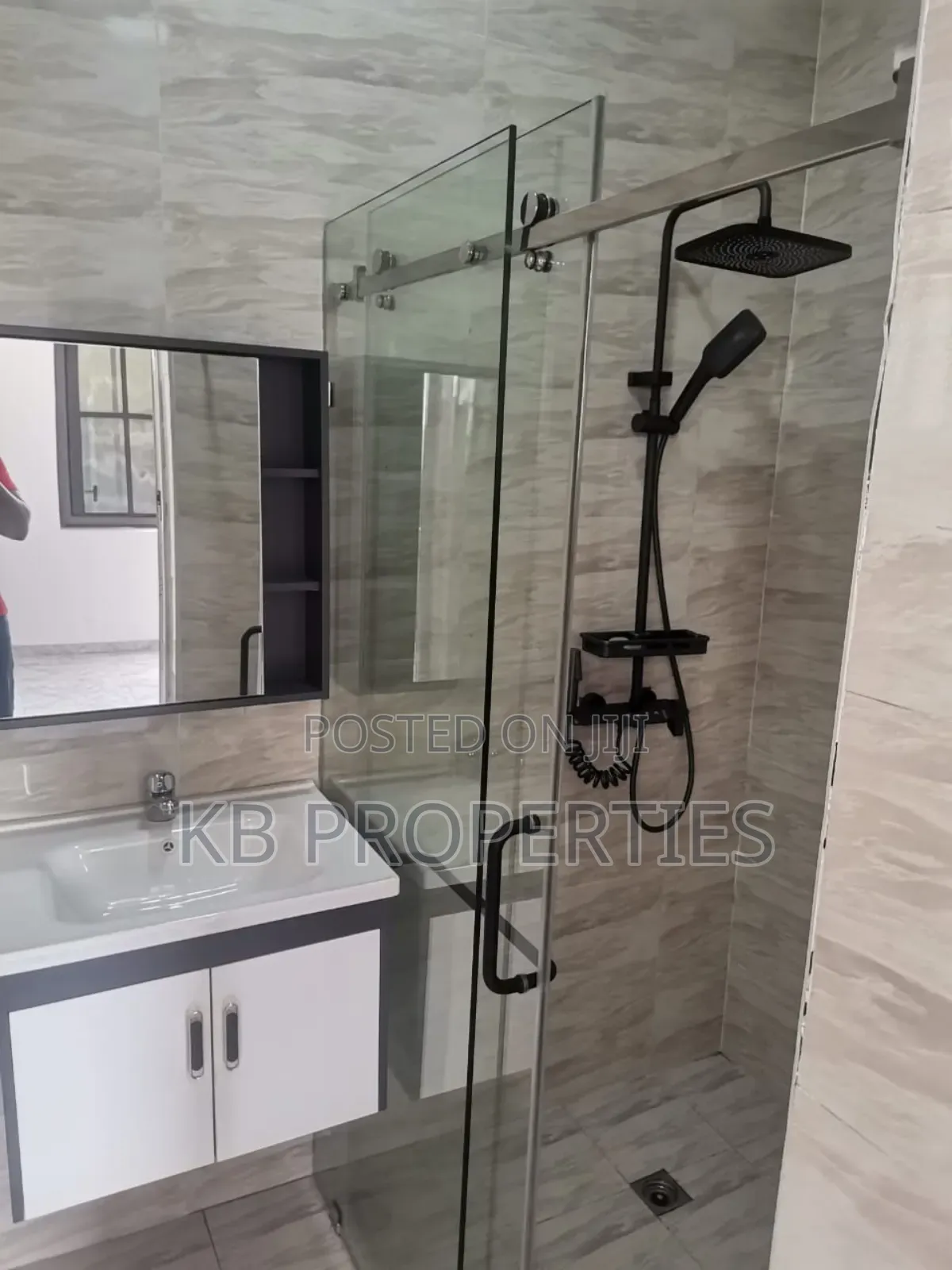 2bdrm Apartment in Kb Properties, Spintex for rent