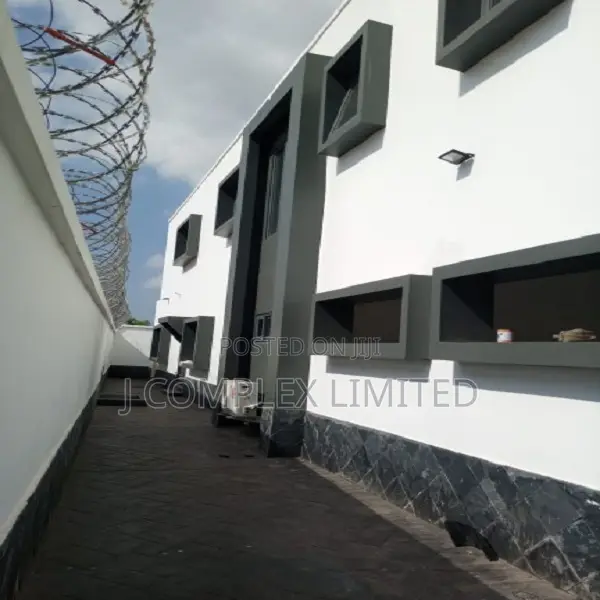 3bdrm Apartment in Prisons School Area for rent
