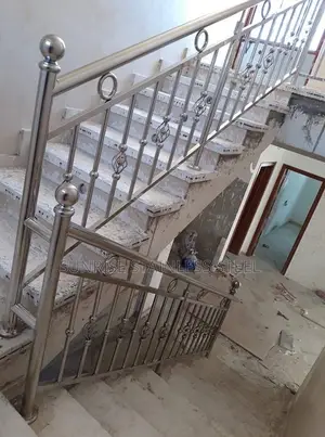 Stainless Frameless Staircase Design