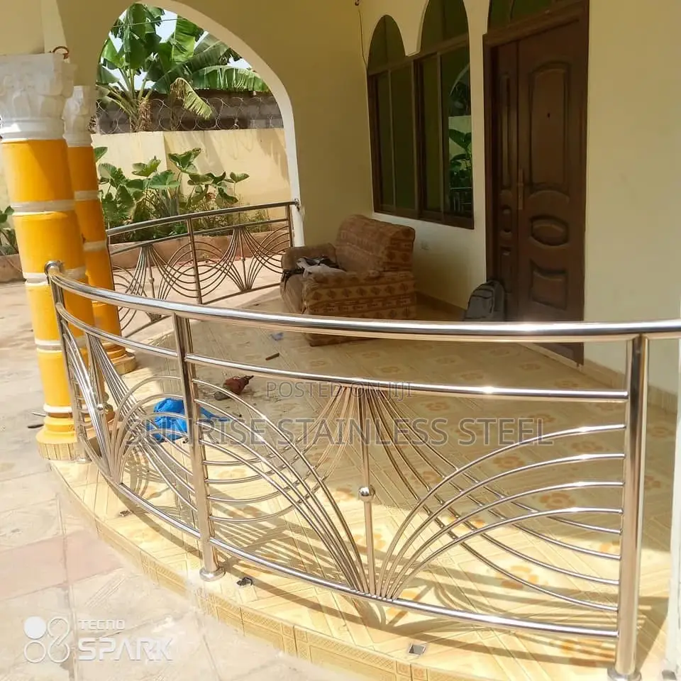 Stainless Frameless Staircase Design