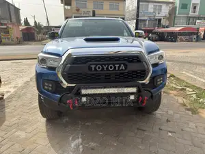 Toyota Tacoma Limited 2017 Blue