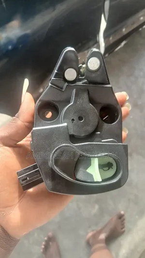 Civic 18 Boot Lock