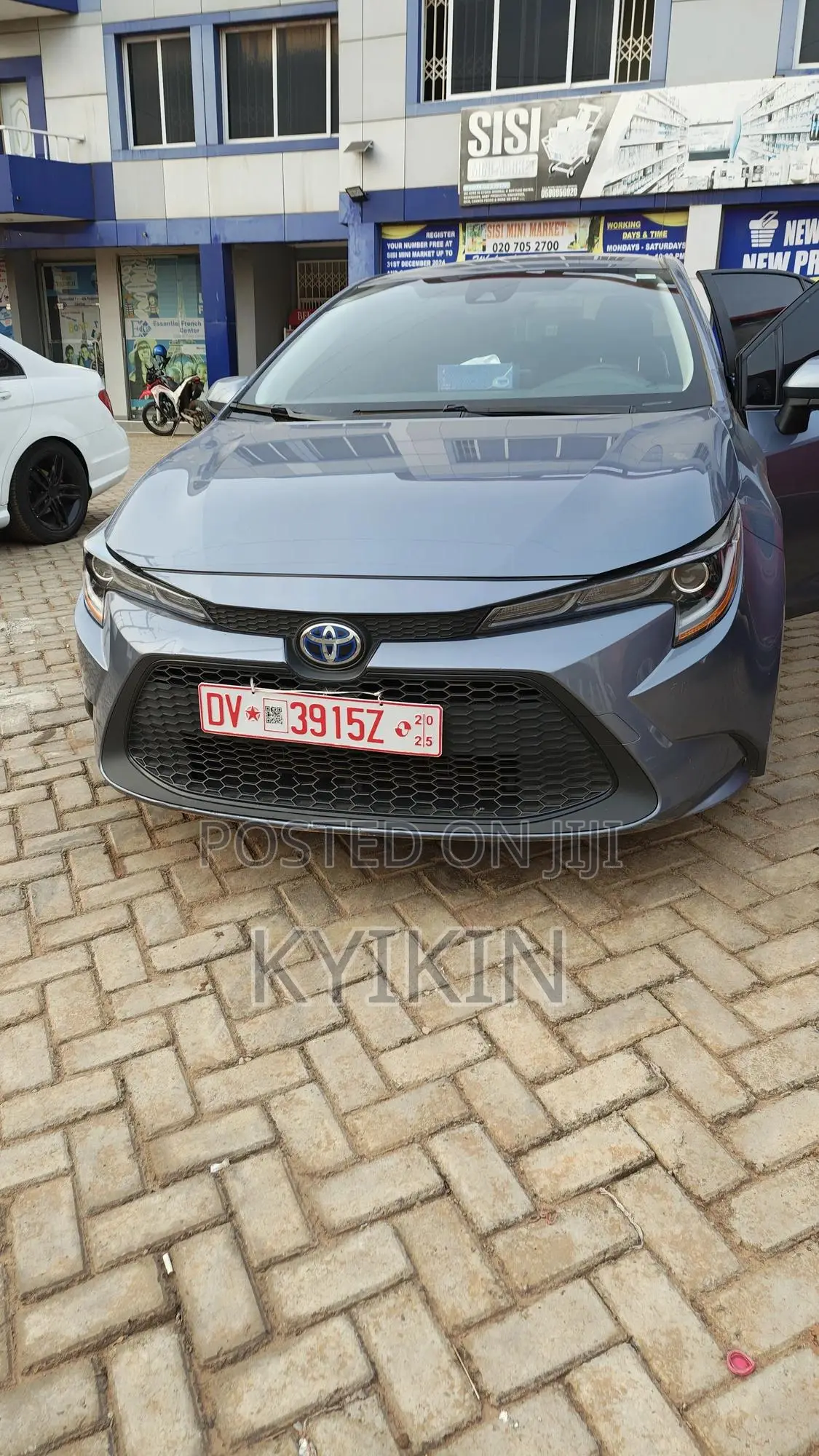 Toyota Corolla LE 2022 Blue