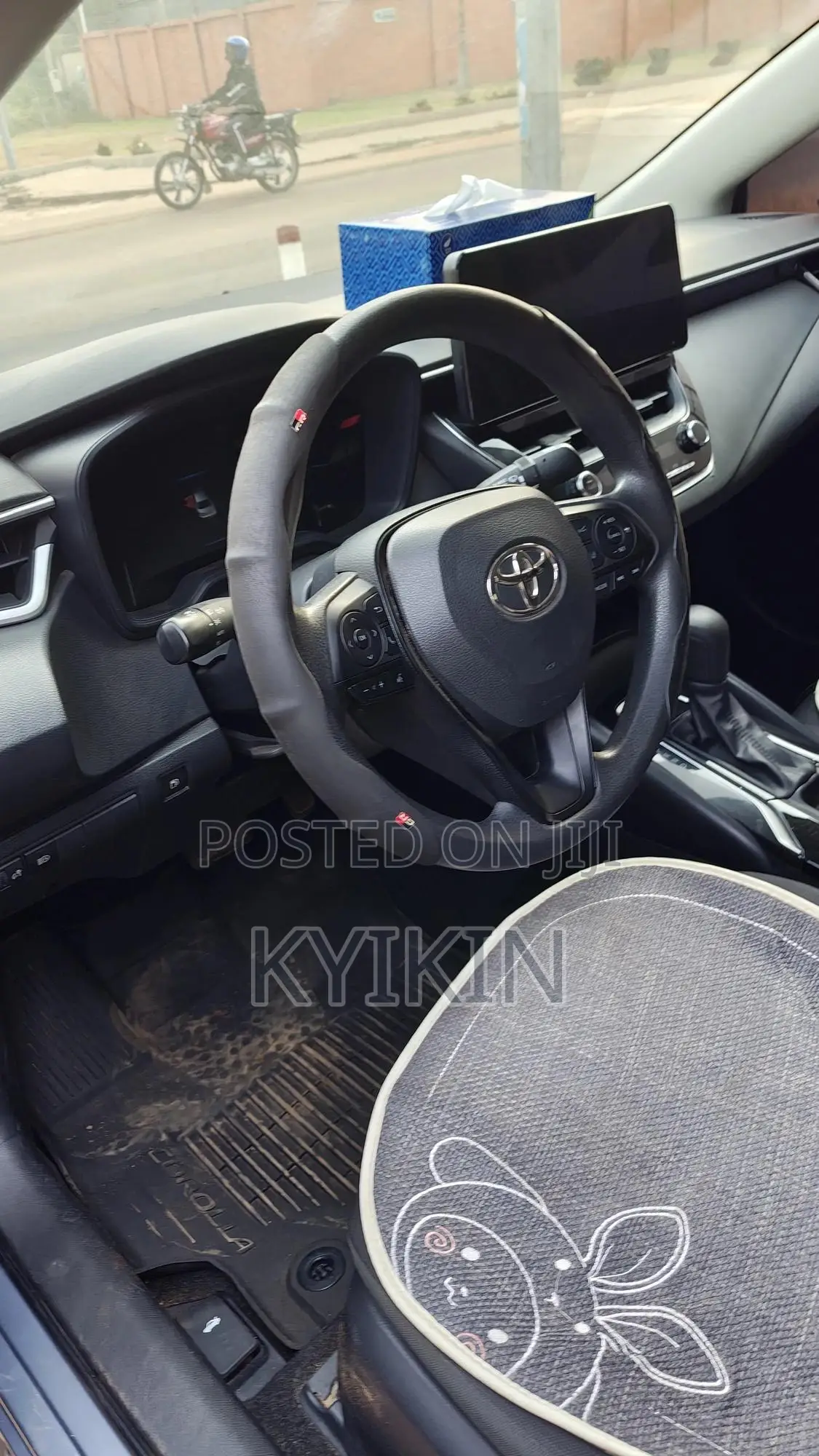 Toyota Corolla LE 2022 Blue