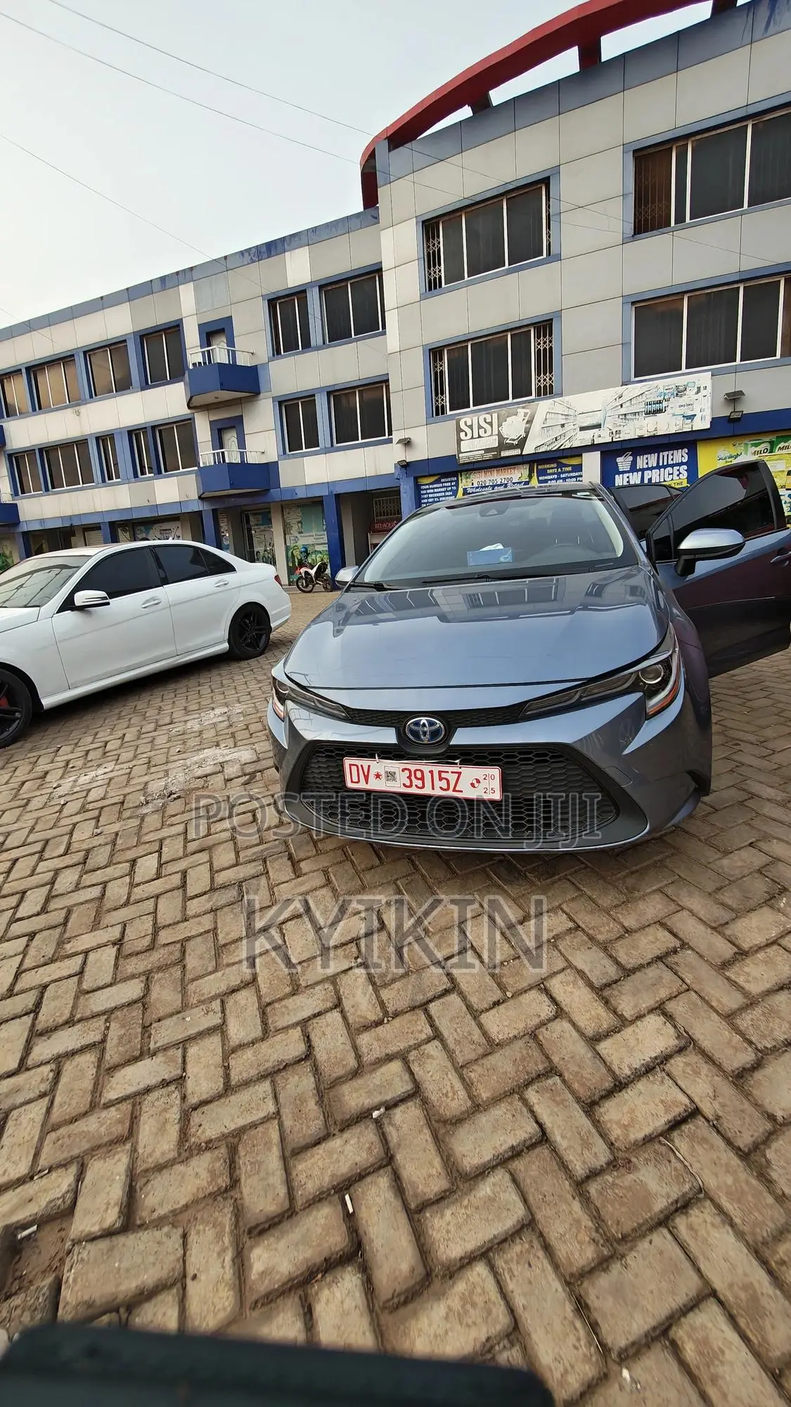 Toyota Corolla LE 2022 Blue