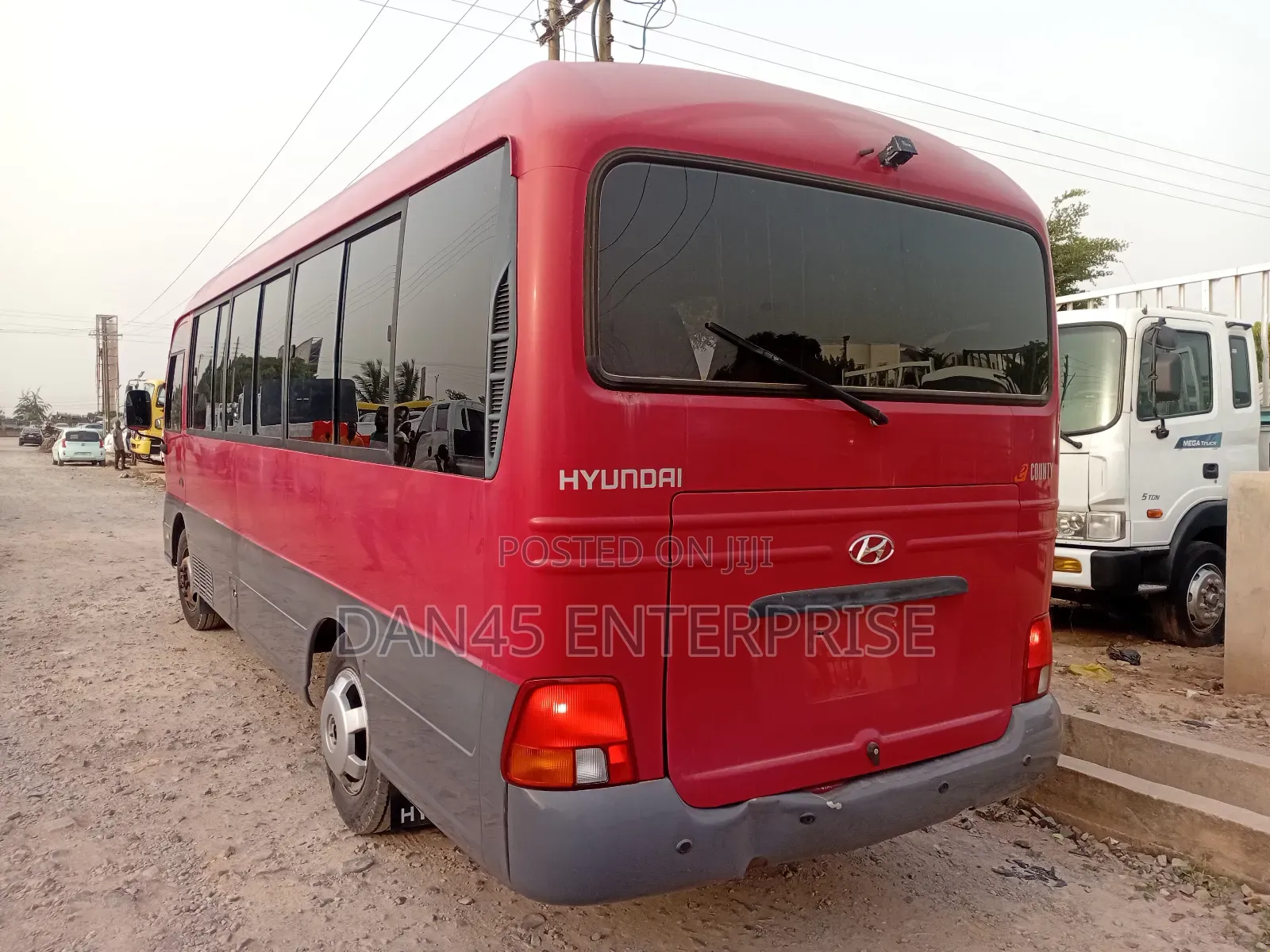 Hyundai County 2017 Red