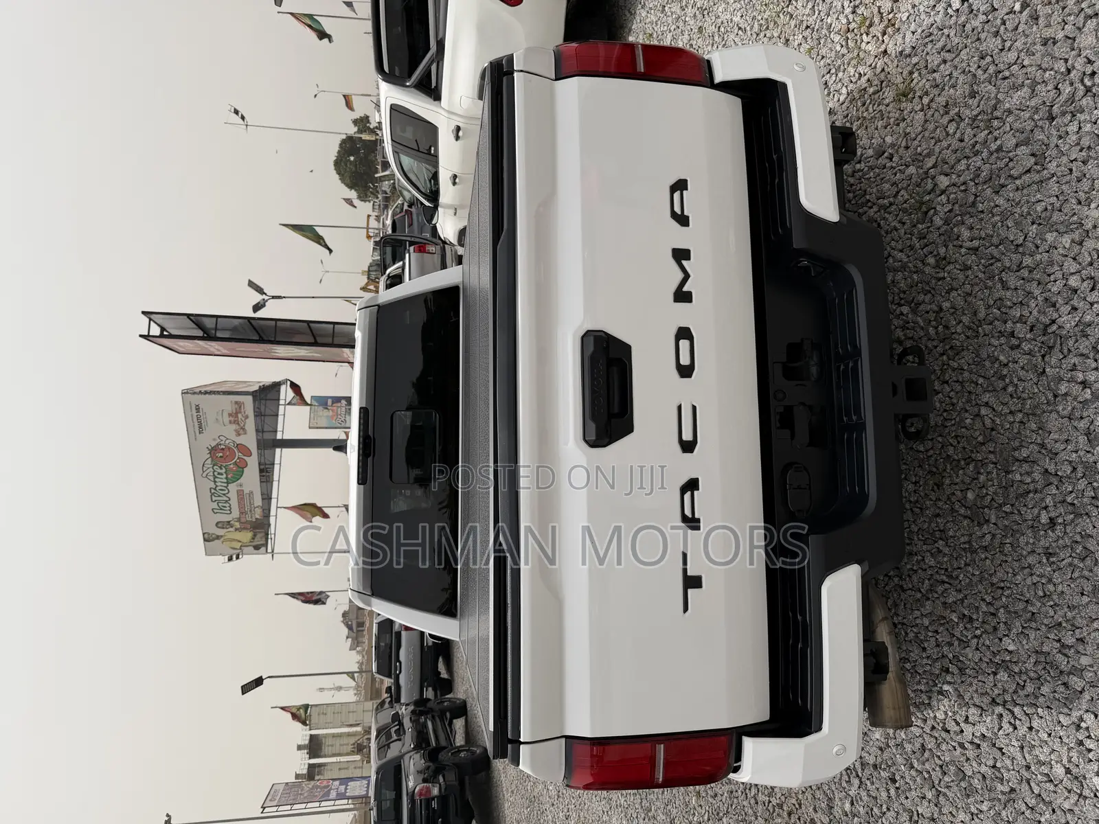Toyota Tacoma 2024 White