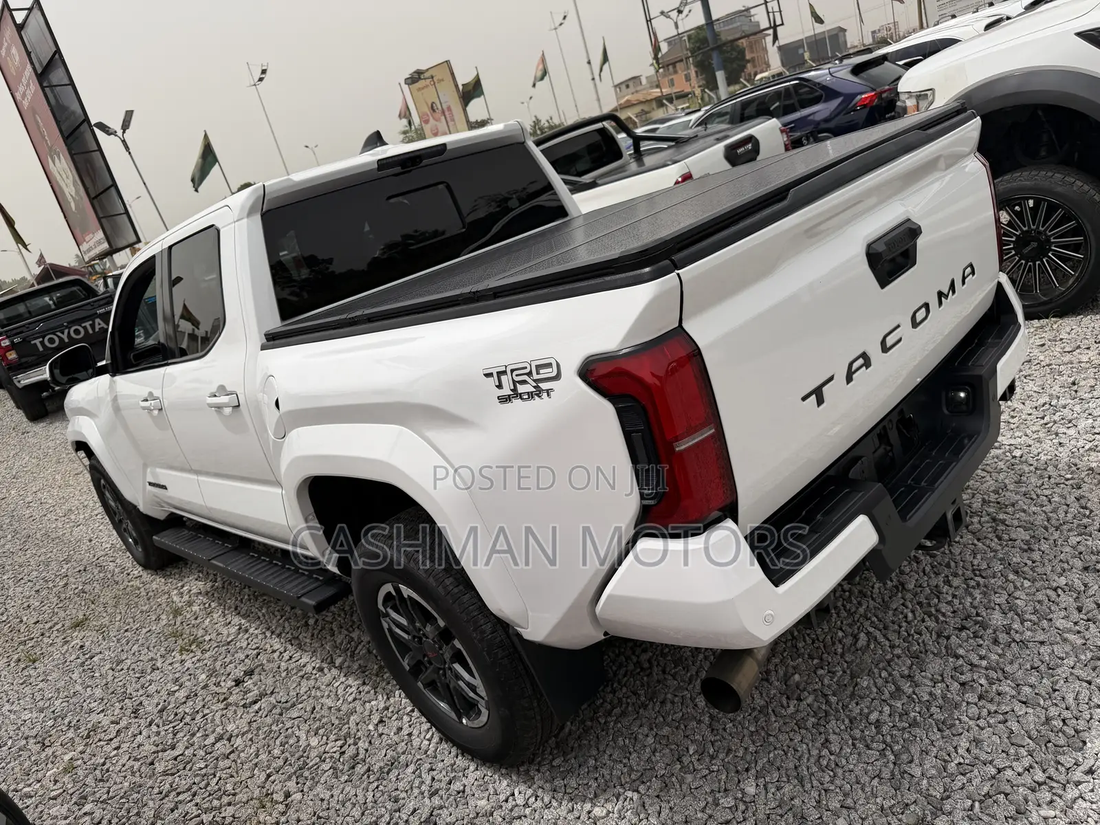Toyota Tacoma 2024 White