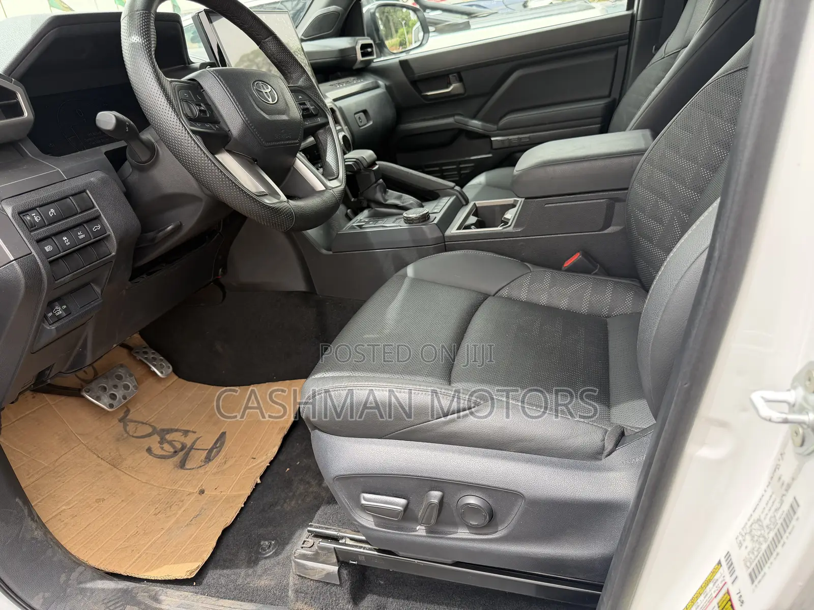 Toyota Tacoma 2024 White