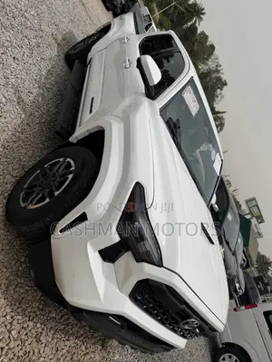 Toyota Tacoma 2024 White
