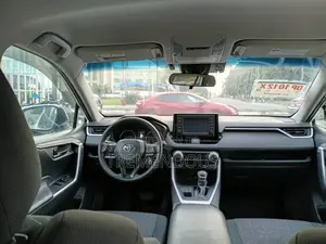 Toyota RAV4 LE AWD 2019 White