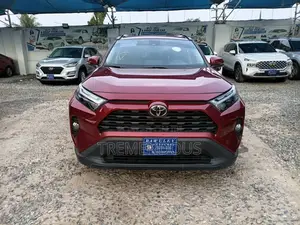 Toyota RAV4 XLE AWD 2023 Red