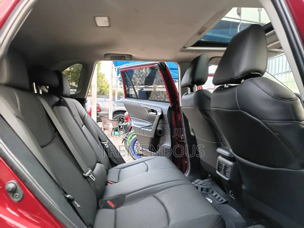 Toyota RAV4 XLE AWD 2023 Red