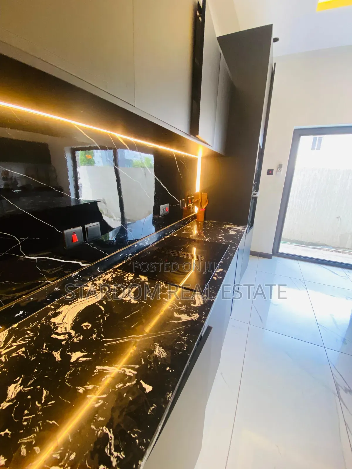 Furnished 5bdrm Townhouse / Terrace in Cantonments for rent